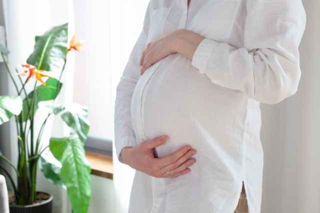 妊娠中と産後の尿もれの原因は？